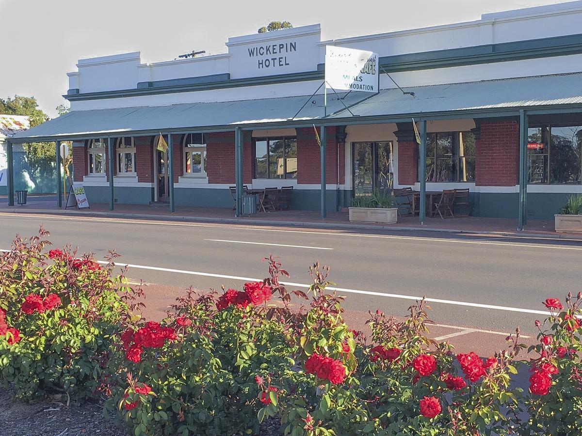 The Wickepin Hotel And Harvest Cafe York Exterior photo